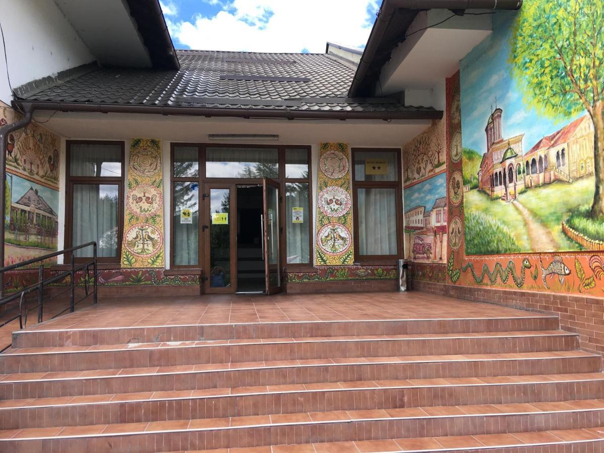 Hotel Хорезу Екстериор снимка