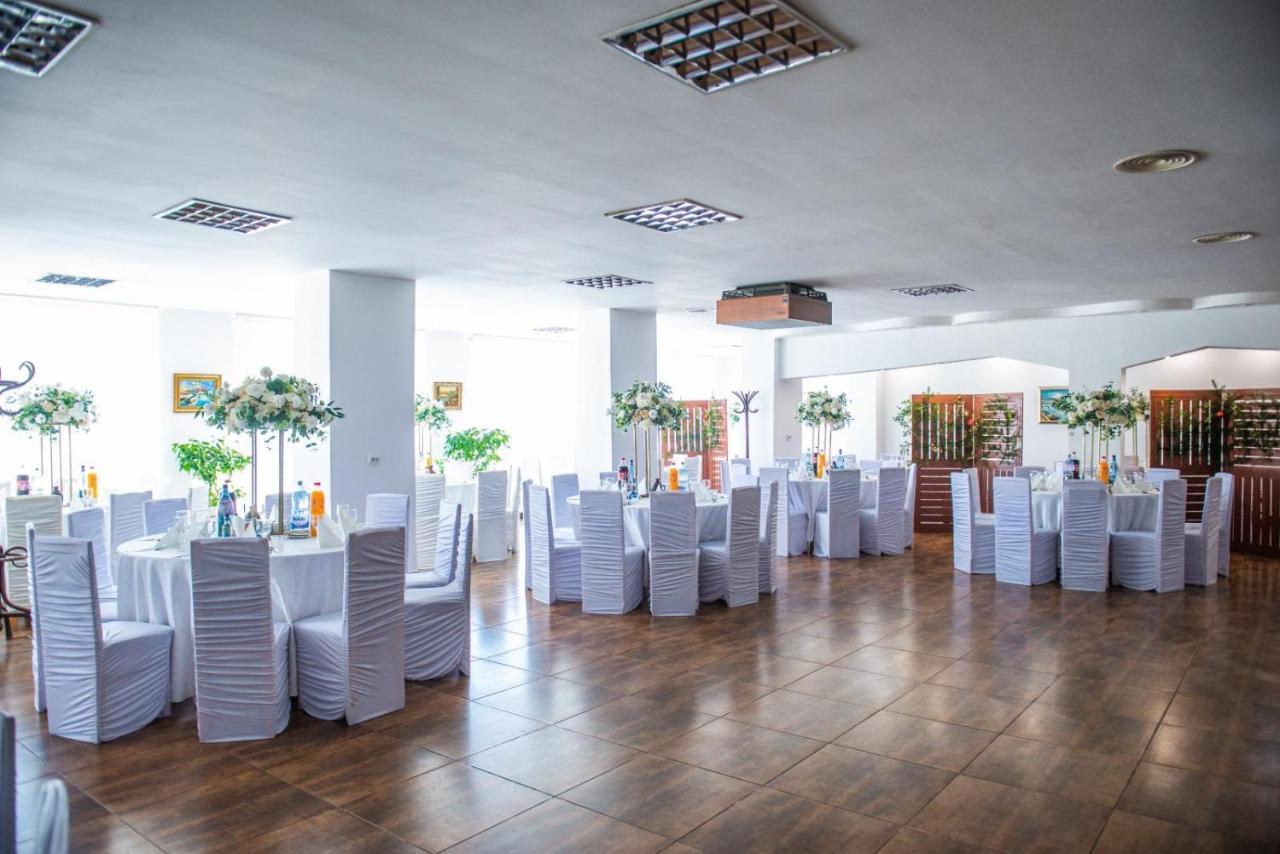 Hotel Хорезу Екстериор снимка