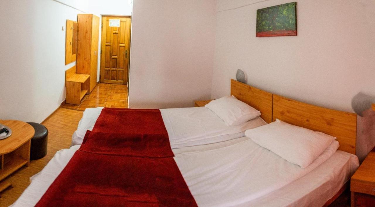 Hotel Хорезу Екстериор снимка