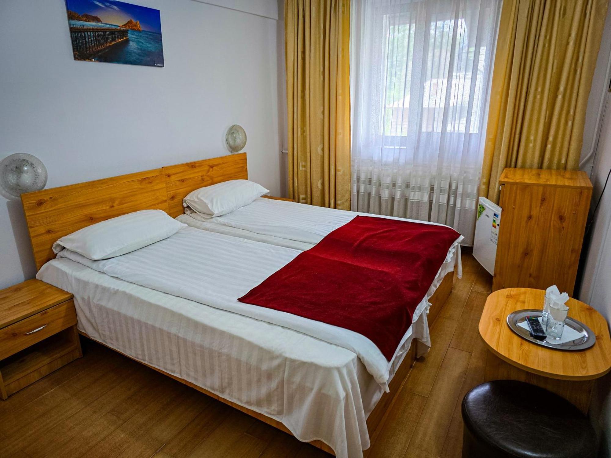 Hotel Хорезу Екстериор снимка